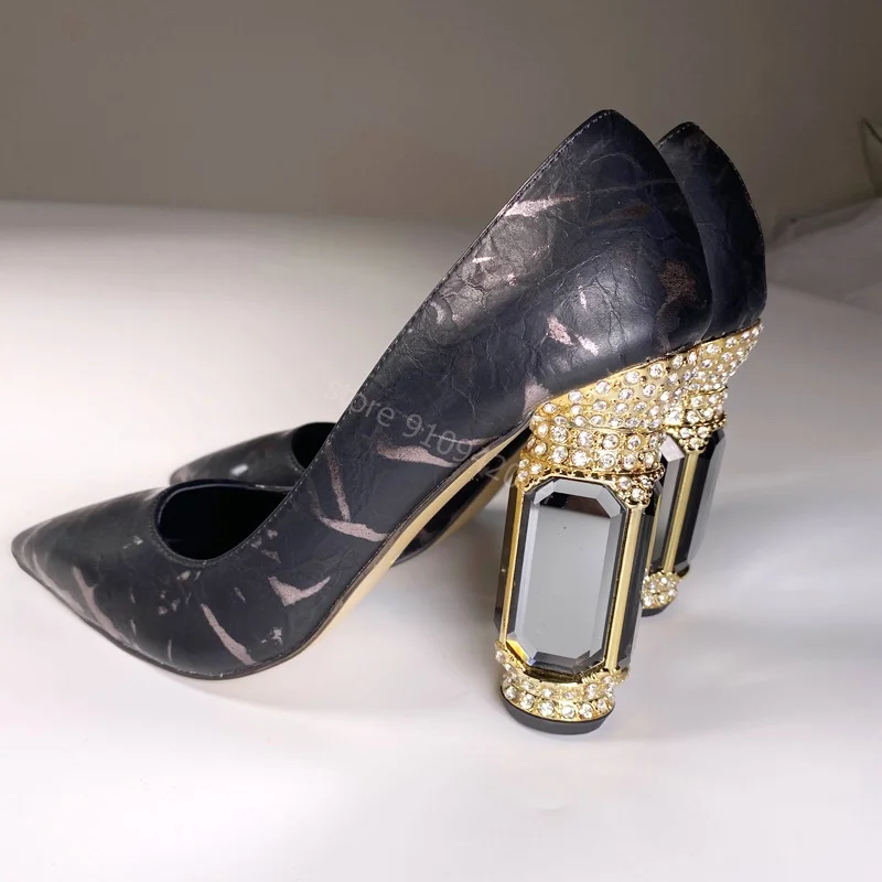 Роскошные стразы стекло на не сужающемся книзу массивном каблуке Женские