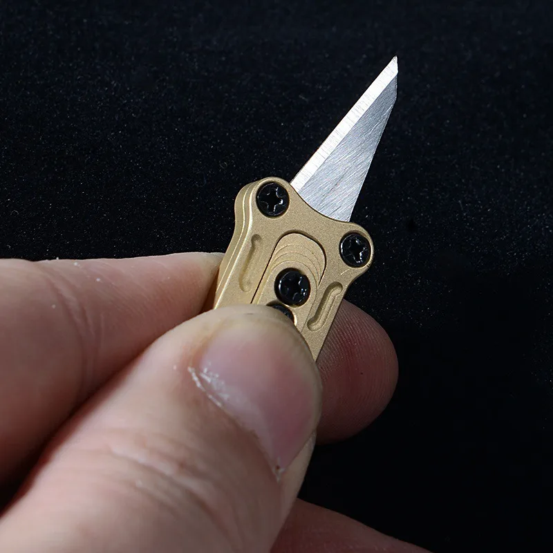 EDC Multipurpose Pocket Cutter Keychain Multifunctional Multi Tool Camping Outdoor Pare Peeler Portable Metal Cutlery Survival T
