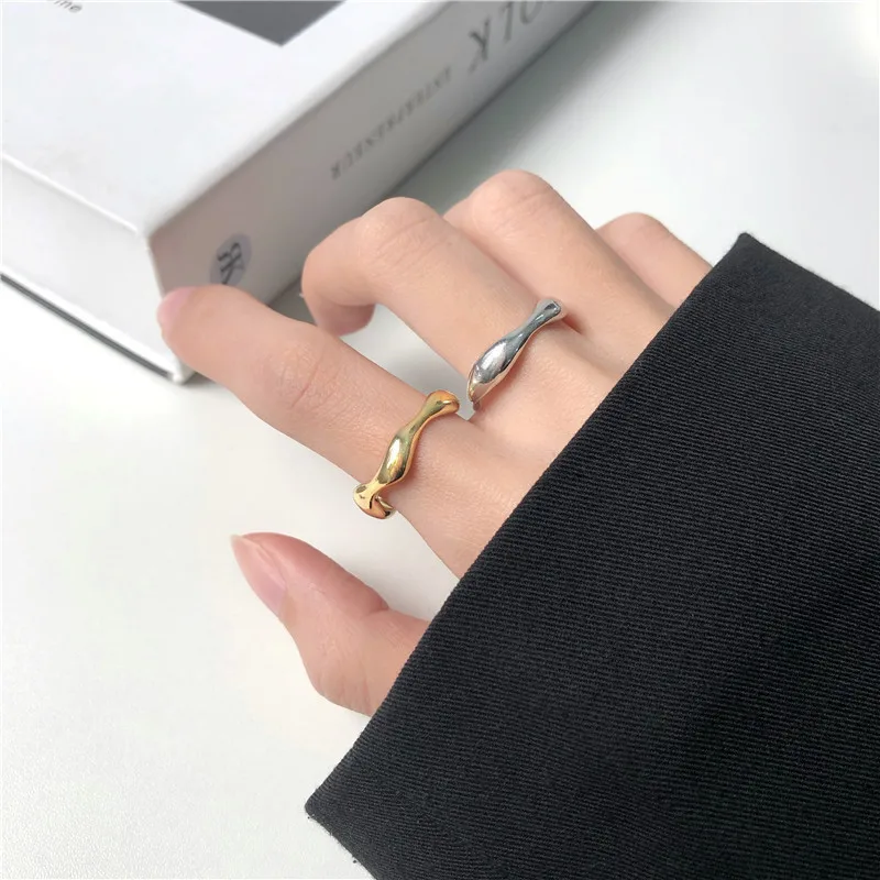 Кольцо женское золотистое/серебристое с волнами | Украшения и аксессуары