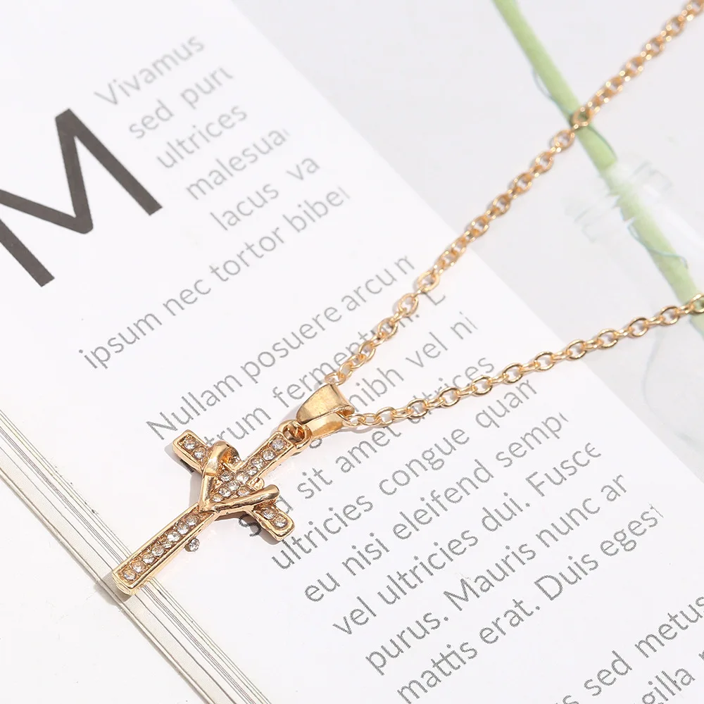 

Zircon Cross Pendant Necklace Valentine's Day Gift