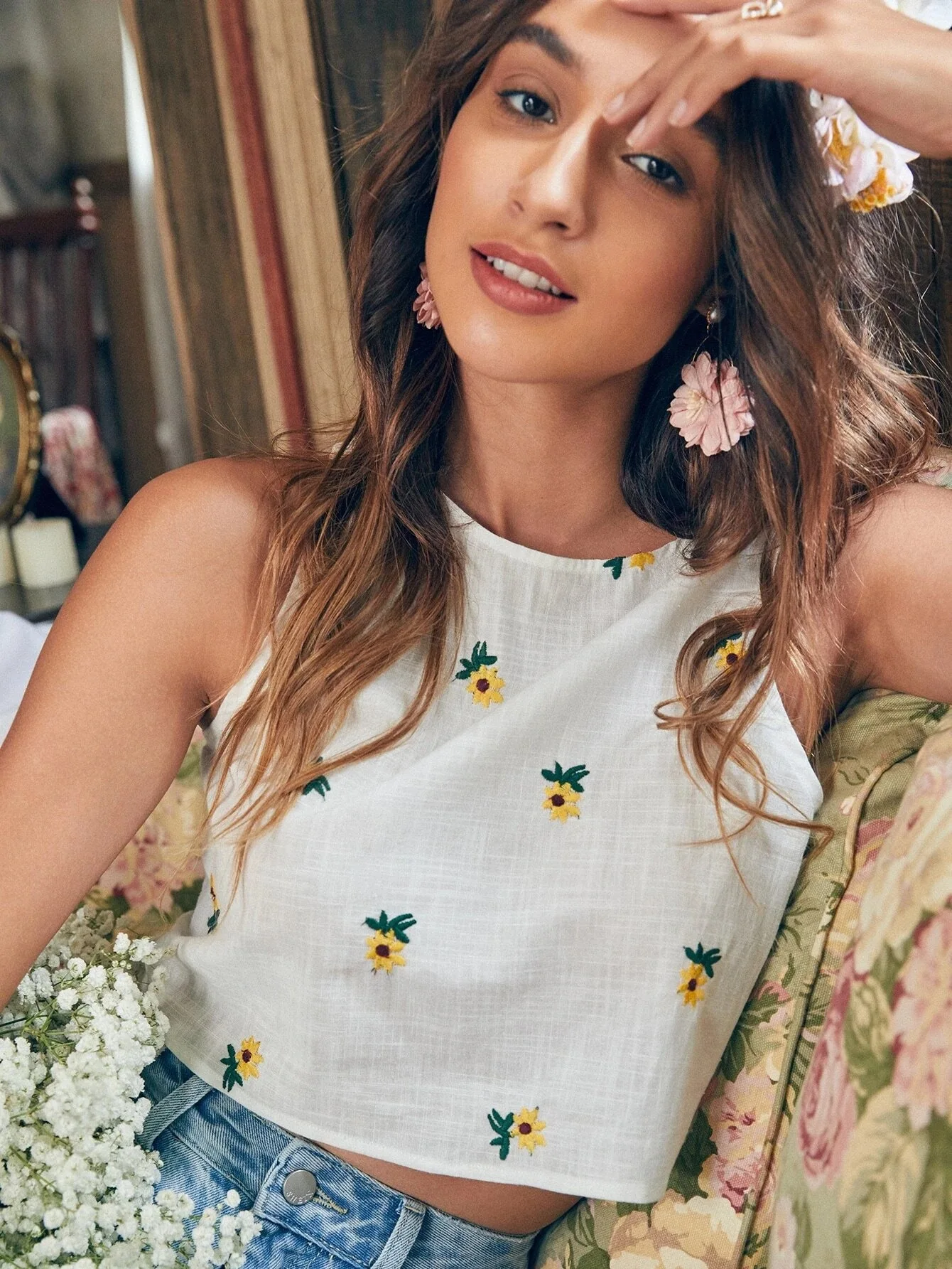 

Donsignet Fashion New 2021 Womens Tops Camisole Floral Embroidery Sweet Tank Top Women Summer Tops for Women