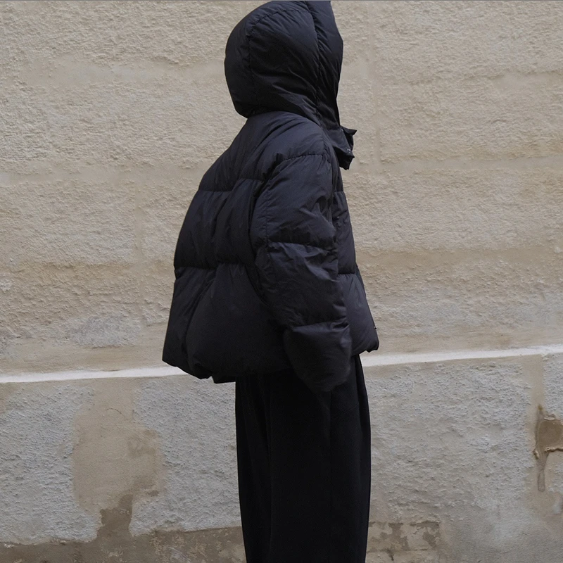 

2020 winter fashionable silhouette down jacket hooded light and warm white duck down loose and thick short women's jacket