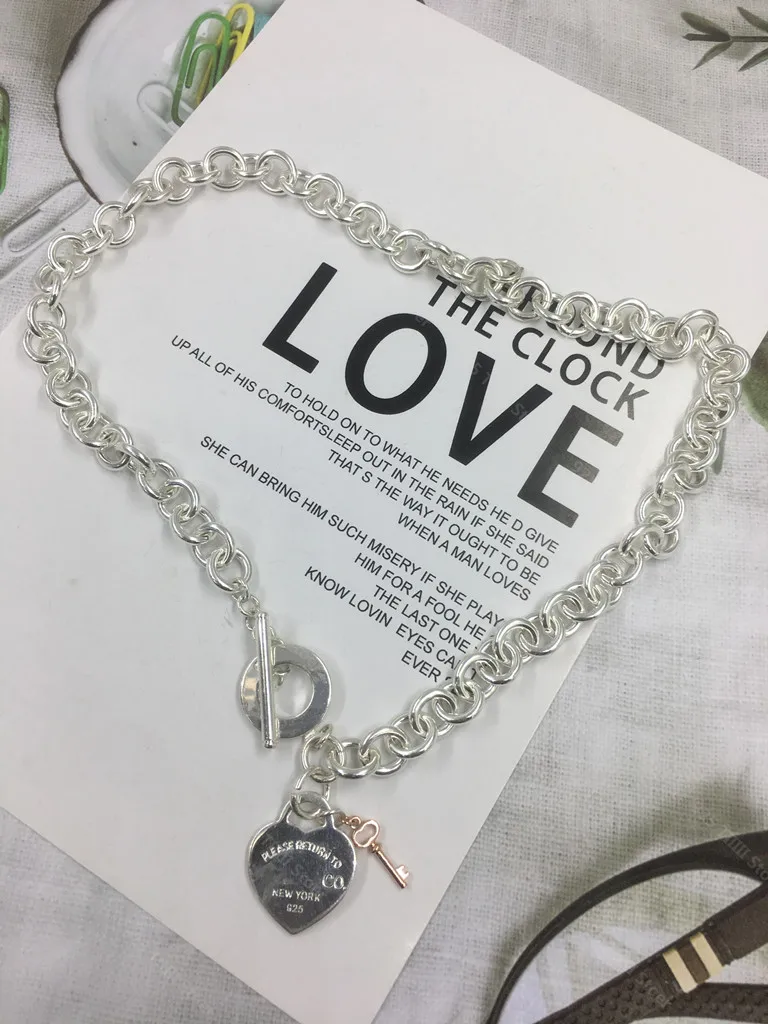 

Products sell like hot cakes lovers hot style heart-shaped silver key pendant necklace