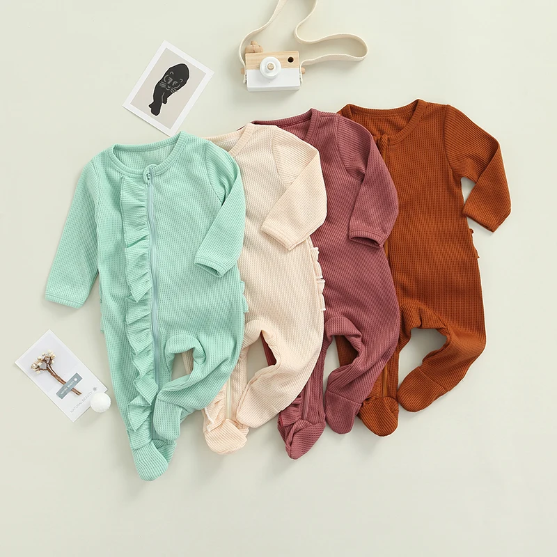 Комбинезон для новорожденных на молнии с длинным рукавом и оборками однотонный