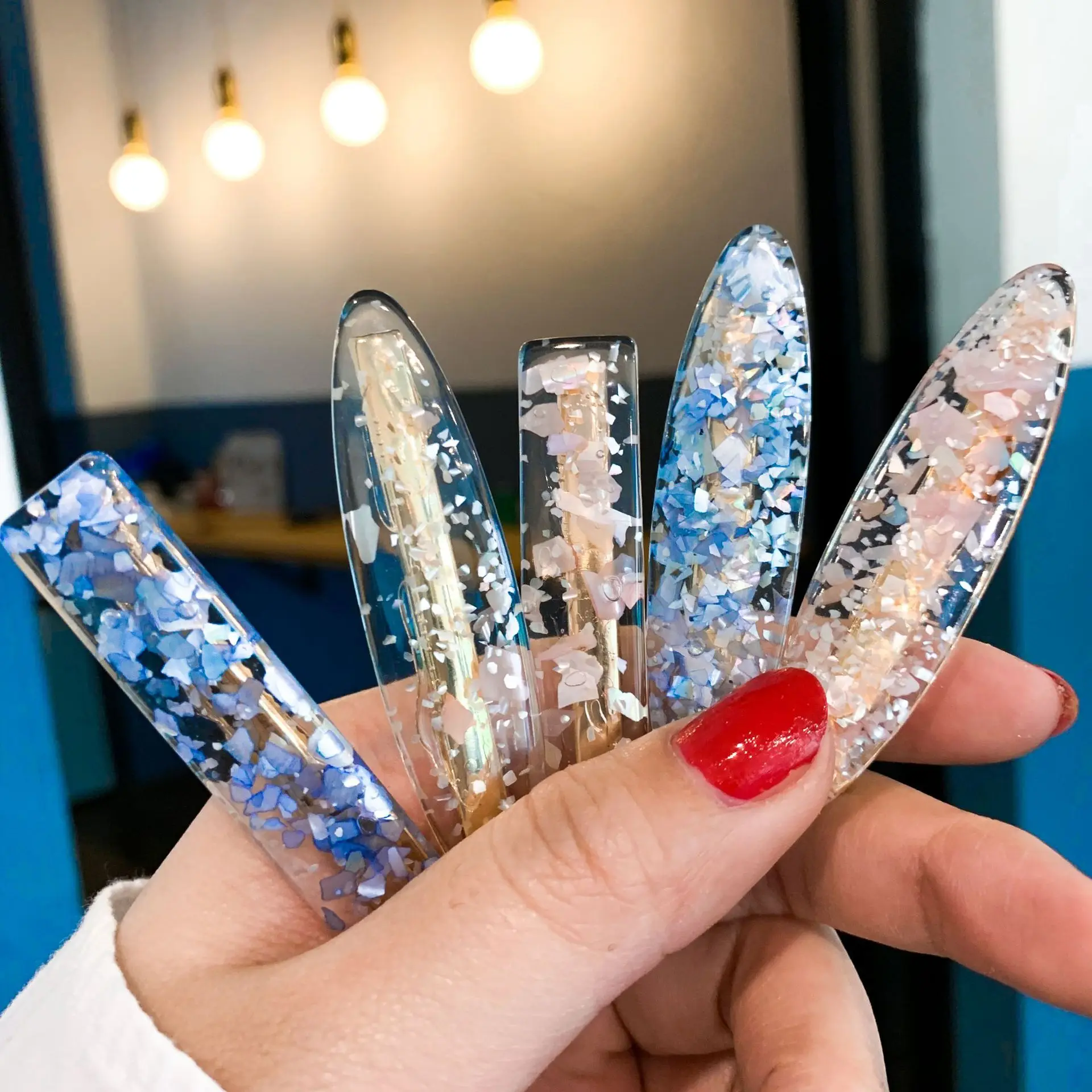 

Korean Ins Edge Clip Girl Sweet Lovely Style Geometric Headdress Sequin Princess Shiny Colorful Hair Clips Hair Pin Baby