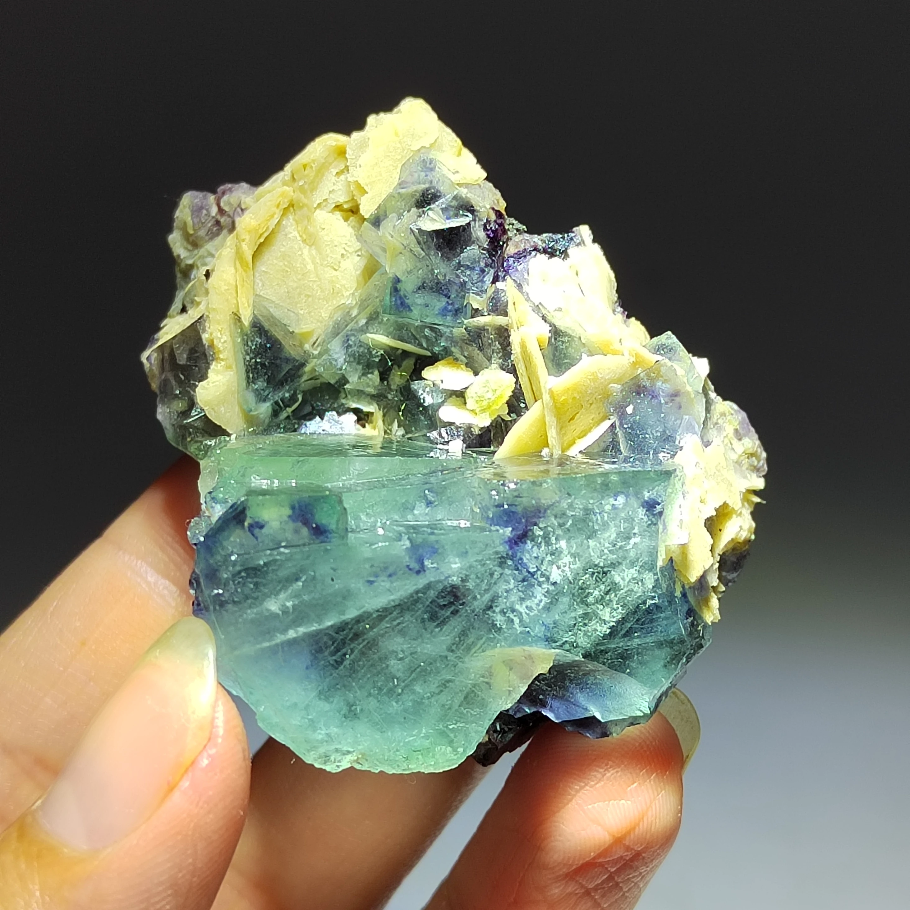 

Природный бирюзовый флюорит и фосфорит, 57,6 г, кристалл, украшение для дома, целебное кольцо, вены, протолит, кристалл, драгоценный камень, мин...