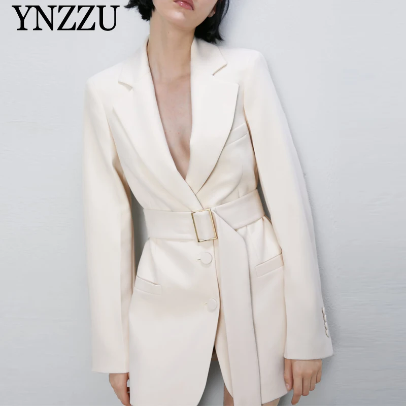 Женский пиджак с поясом и отложным воротником приталенный пикантный офисный