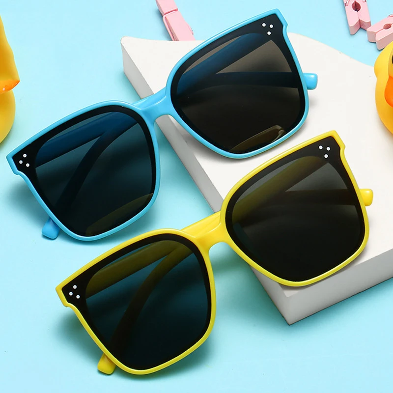 

2021 New Trend Cat Eye Children's Sunglasses Boys and Girls Retro Rivet Sun Glasses Polarized Sunglasses TR90 Luxury Eyewear