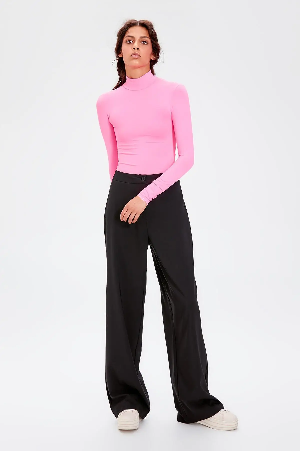 Черные расклешенные брюки Trendyol TWOAW20PL0175