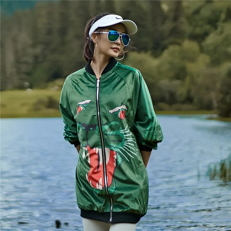 Женский тренч на молнии с принтом головы тигра зеленый большого размера длинным