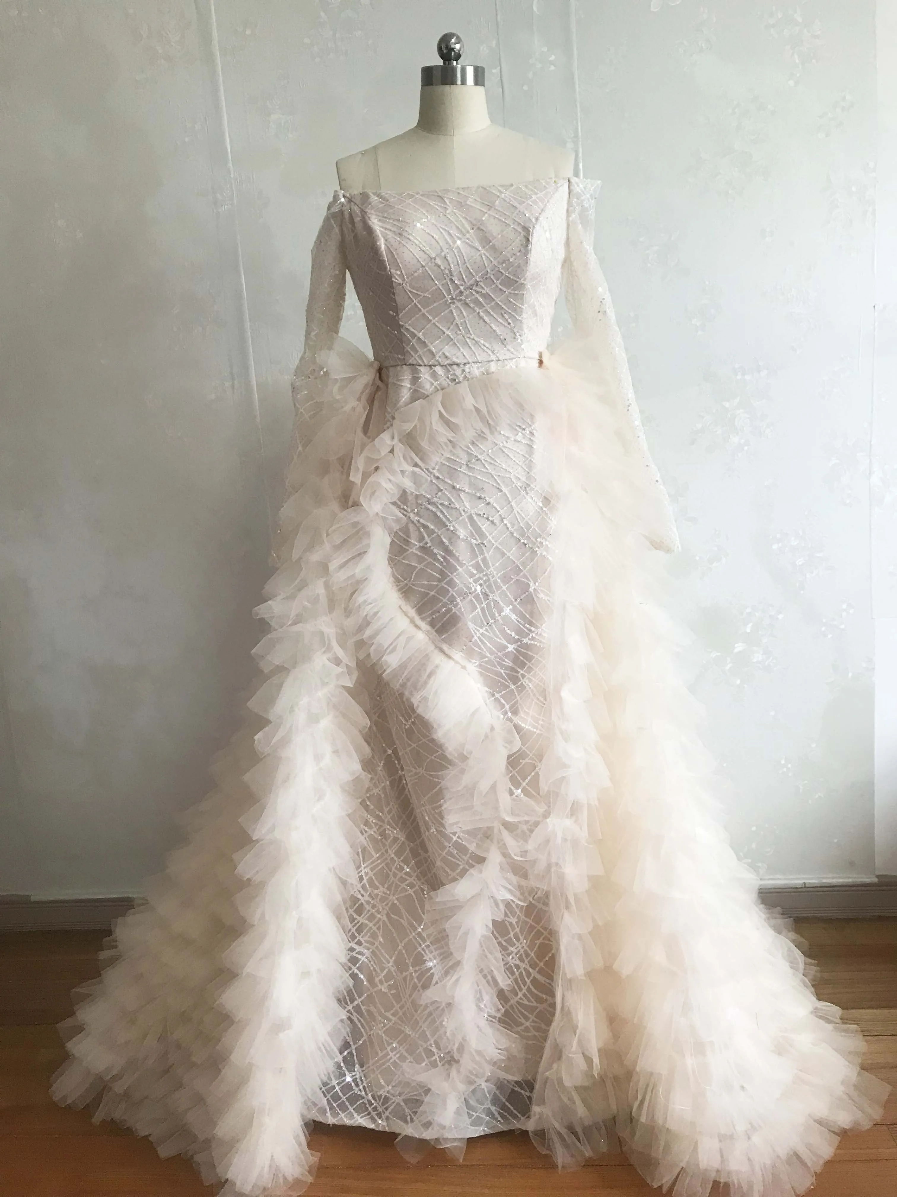 Classic Off the Shoulder Bling Bling Glitter Fabric Long Sleeve Ruffled Mermaid Champagne Prom Dresses with Overskirt