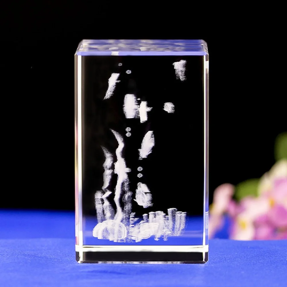 

Transparent Crystal Glass 3D Carved Undersea World Crafts Glass Ornaments Figurines Aquarium Tour Commemorative Gift Home Decor