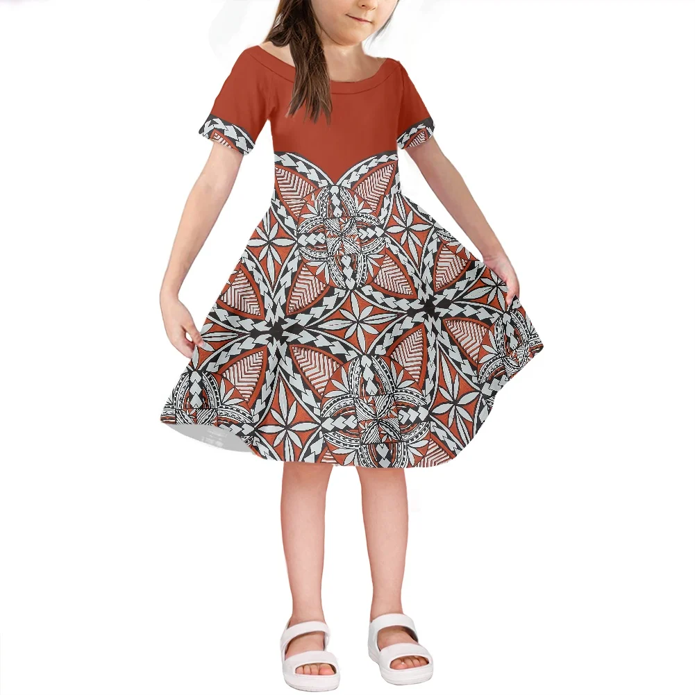 

Детское платье с коротким рукавом, круглым вырезом и принтом