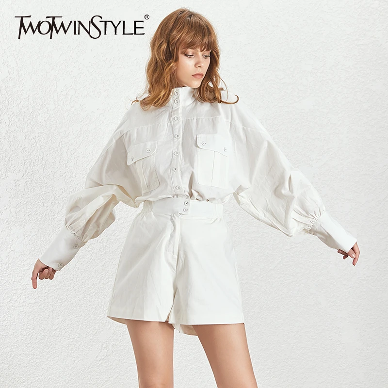 TWOTWINSTYLE белая рубашка шорты для женщин комплект из двух предметов фонарь рукав блузка женские шорты с высокой талией костюмы Весенняя модная одежда