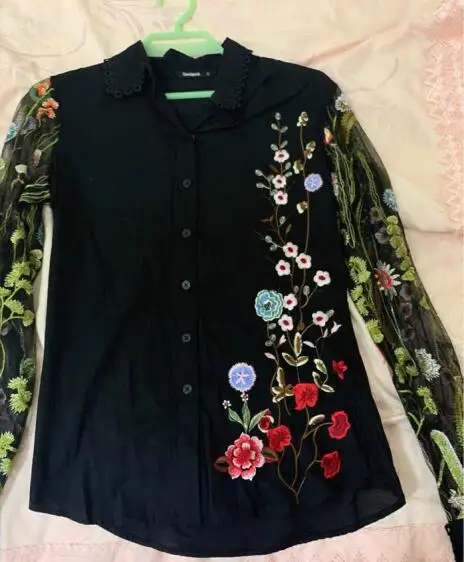 Трикотажная трикотажная футболка с длинными рукавами и одним воротником Один