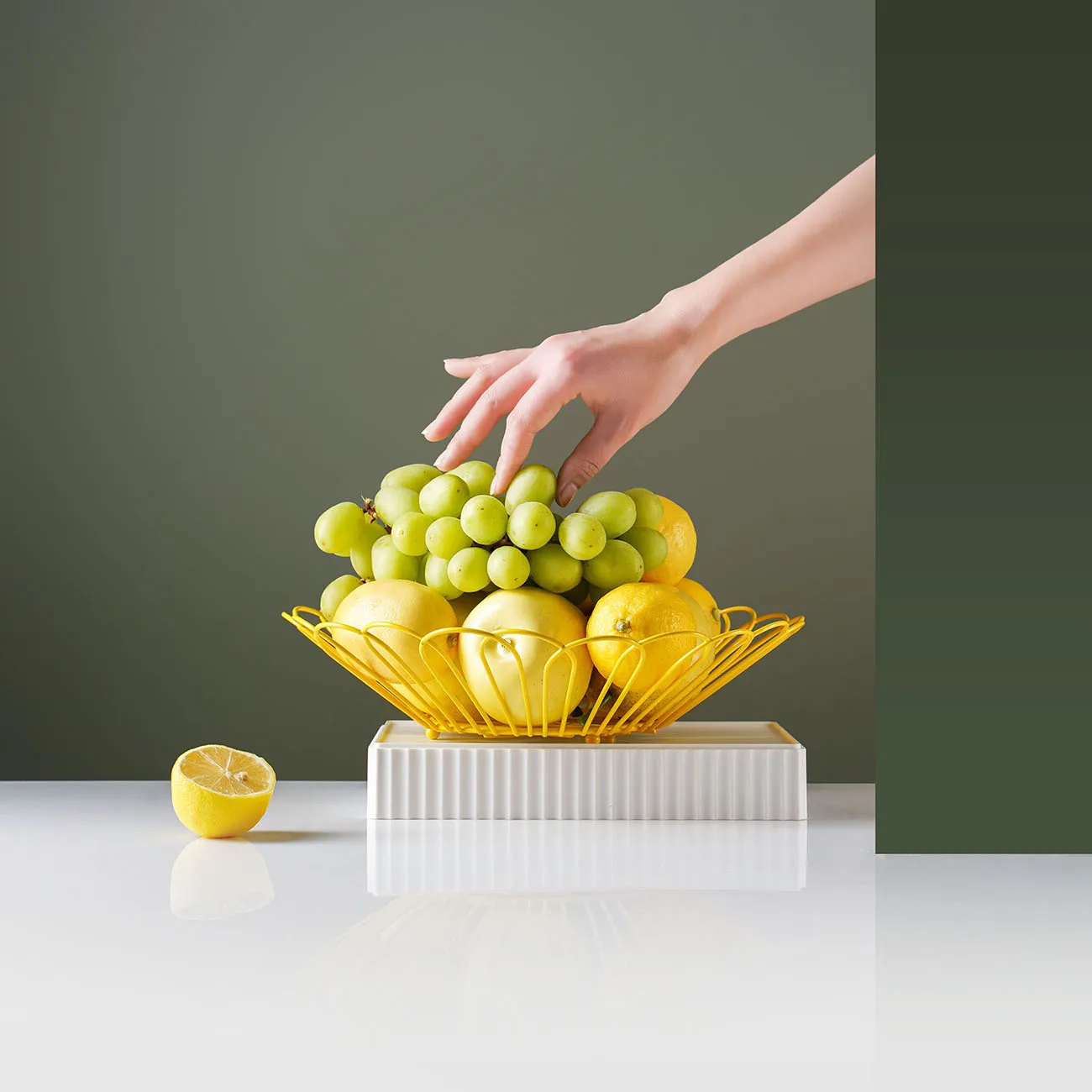 

Creative Fruit Plate Living Room Coffee Table Home Kitchen Sink Drain Basket Personality Light Luxury Fruit Basket