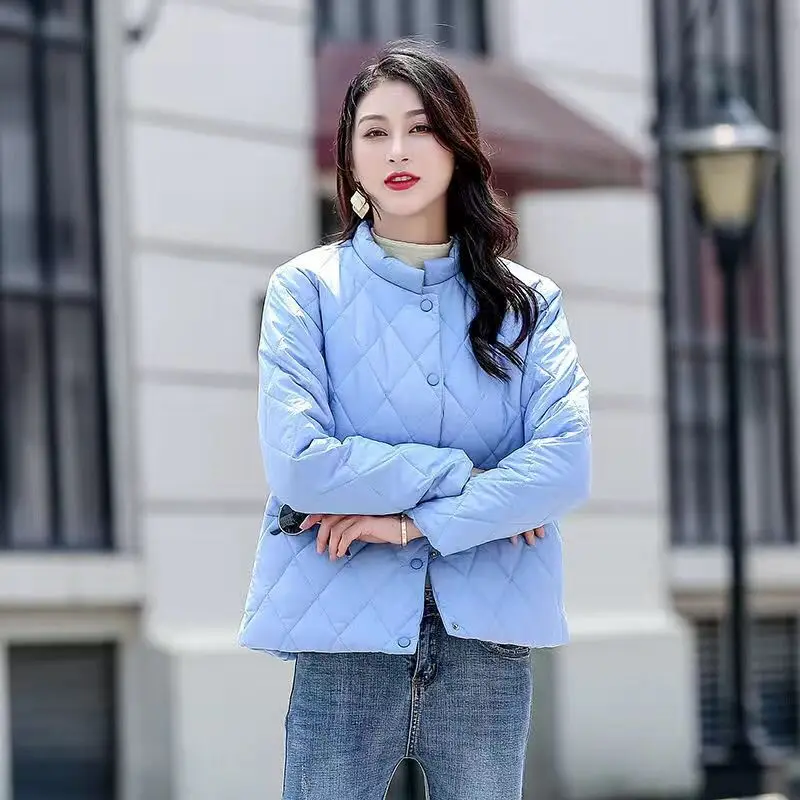 Женская короткая куртка-пуховик черная или белая приталенная теплая из хлопка