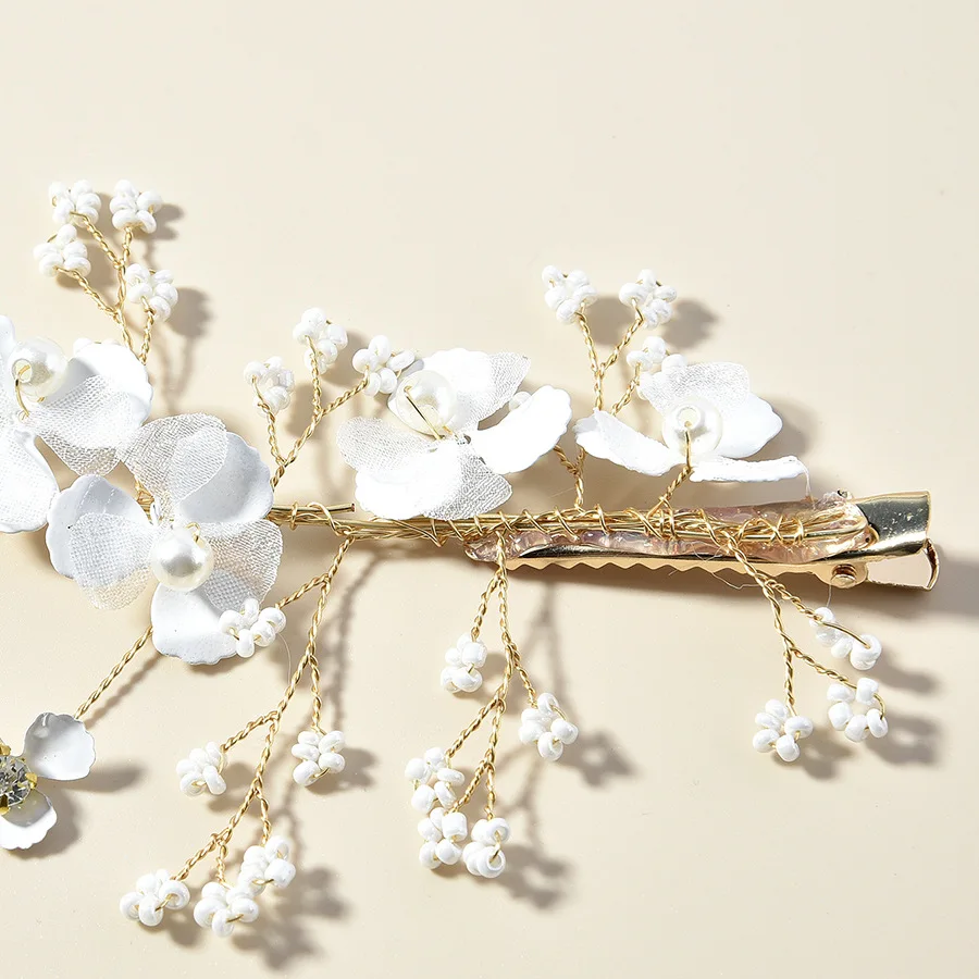 Заколка для волос с белыми цветами и жемчужинами аксессуары подружки невесты