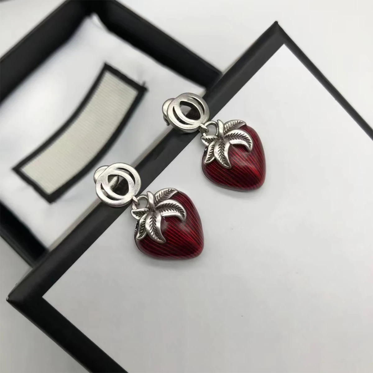 

S925 standard Sterling Silver brand luxury 2021 sweetheart strawberry jewelry men's and women's Party Gift Earrings