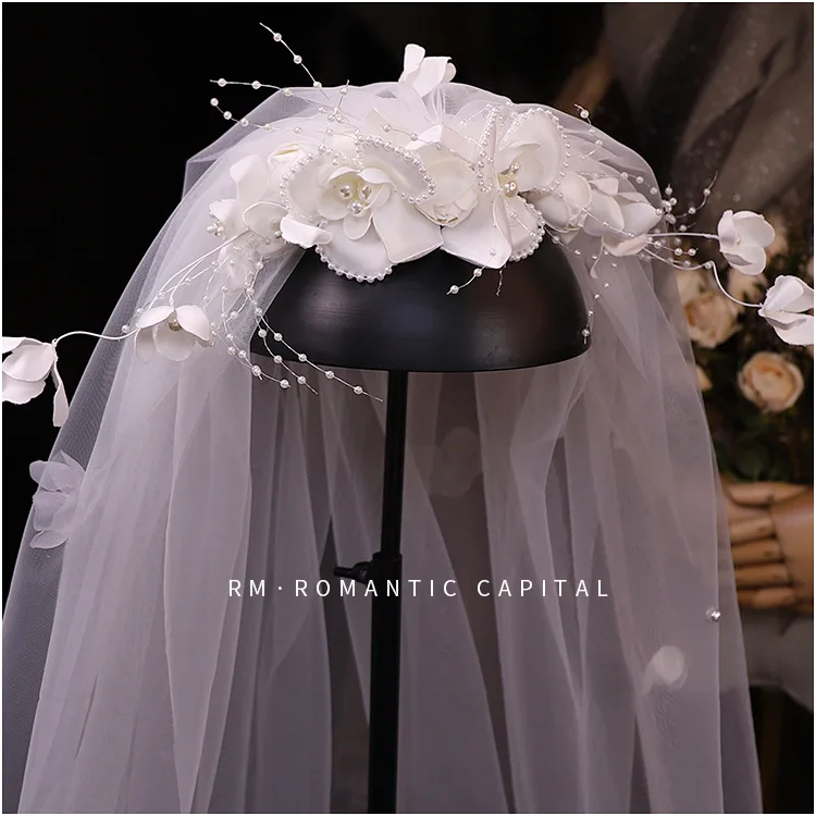 

Pretty and Elegant White Bride Headpiece Wedding Tiara Veils Pearl Bridal Veil with Comb Bridal Head Bands Accessories