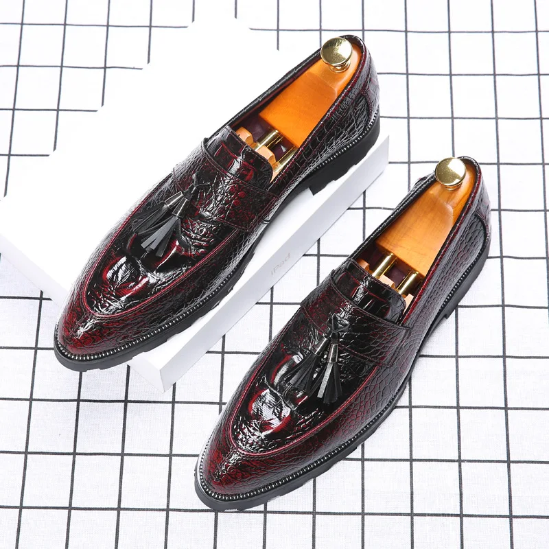 

Туфли мужские с кисточками, натуральная кожа, лоферы, Аллигатор, без застежки, Стиль Английский, модная обувь вечерние ночного клуба, черные ...