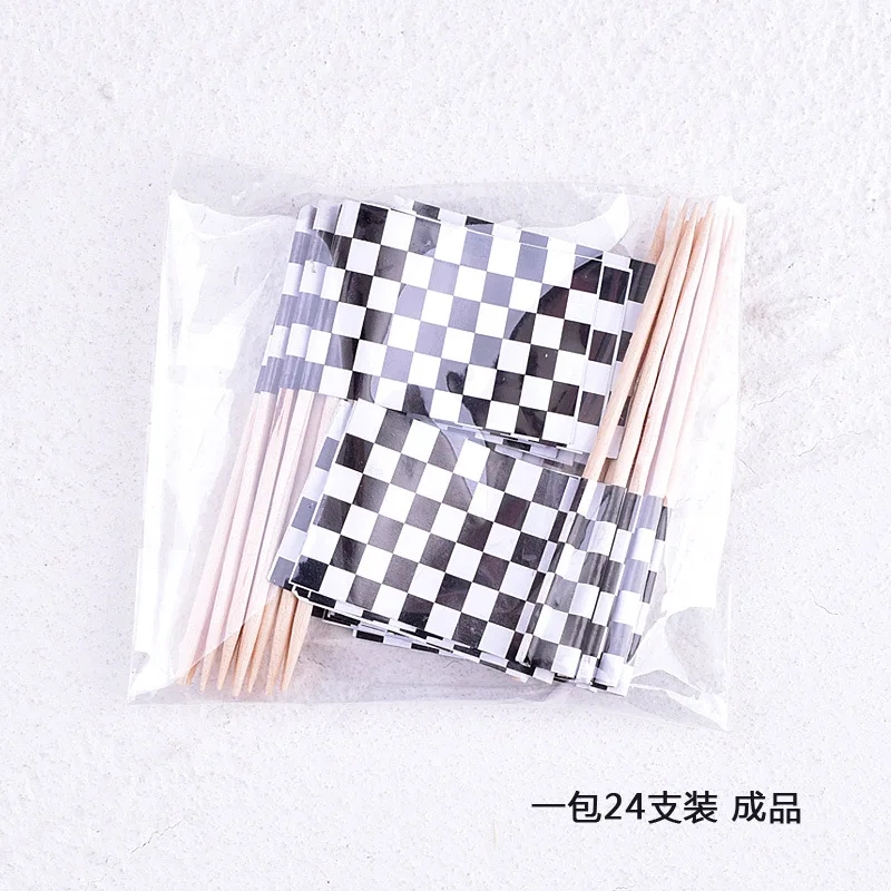 Топпер для гоночного торта в черно-белую клетку 24 шт. |