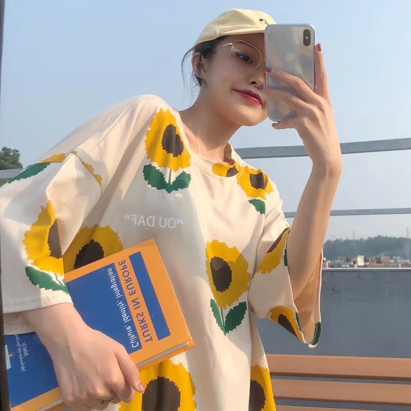 

Футболка с коротким рукавом и маргариткой, Женская свободная Модная студенческая футболка в Корейском стиле, в стиле Харадзюку и бойфренд, ...