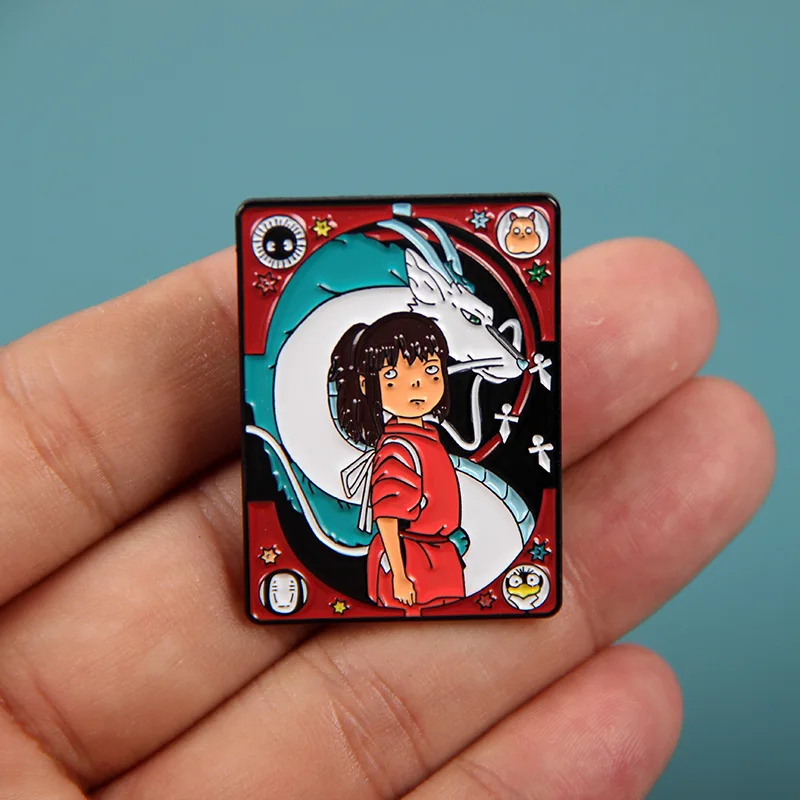 Spirited Away Огино чихиро Nigihayami Kohakunushi реквизит для косплея металлический значок