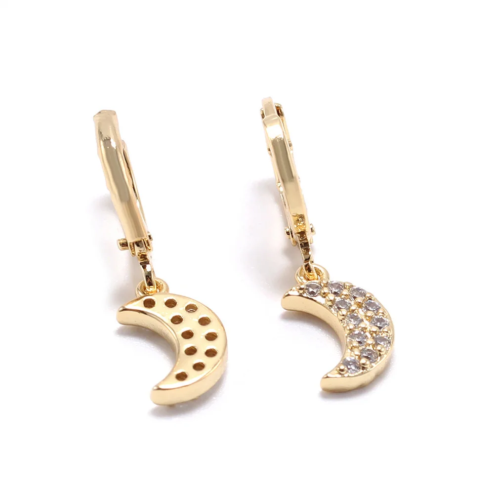 Крошечные трендовые серьги-подвески с фианитом и золотым месяцем маленькие