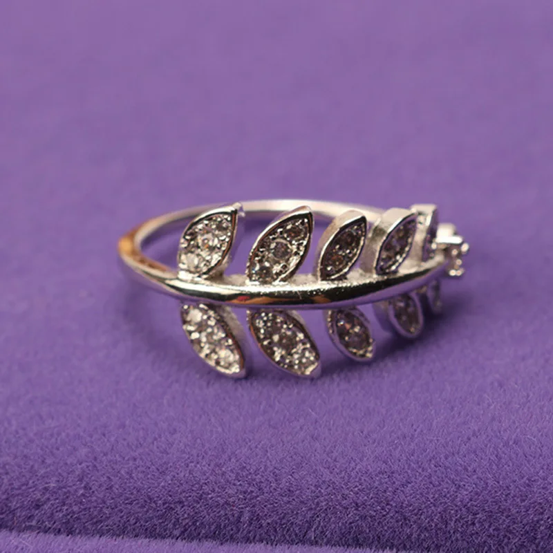 

Lazada micro inlaid zircon ring Japanese Korean Sen sweet fresh jewelry leaf ring branch opening ring