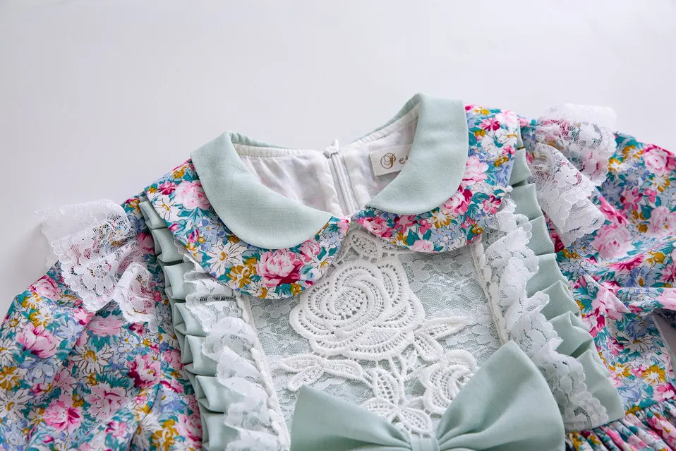 Милое летнее праздничное свадебное платье с цветочным принтом и вышивкой розы