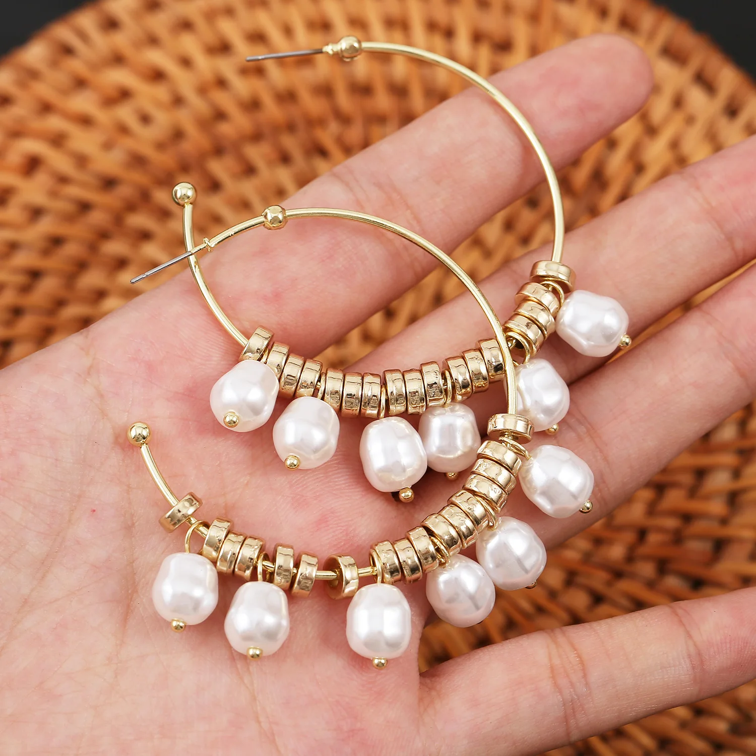 

Retro Imitation Of Natural Freshwater Simple Pearl Special-Shaped Earrings Baroque Pearl Earrings For Women Pearl Earring
