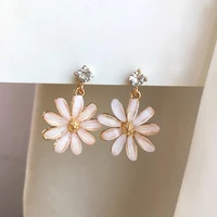fashion sweet little daisy stud earrings accessories resin chrysanthemum crystal geometric flowers earrings for women jewelry