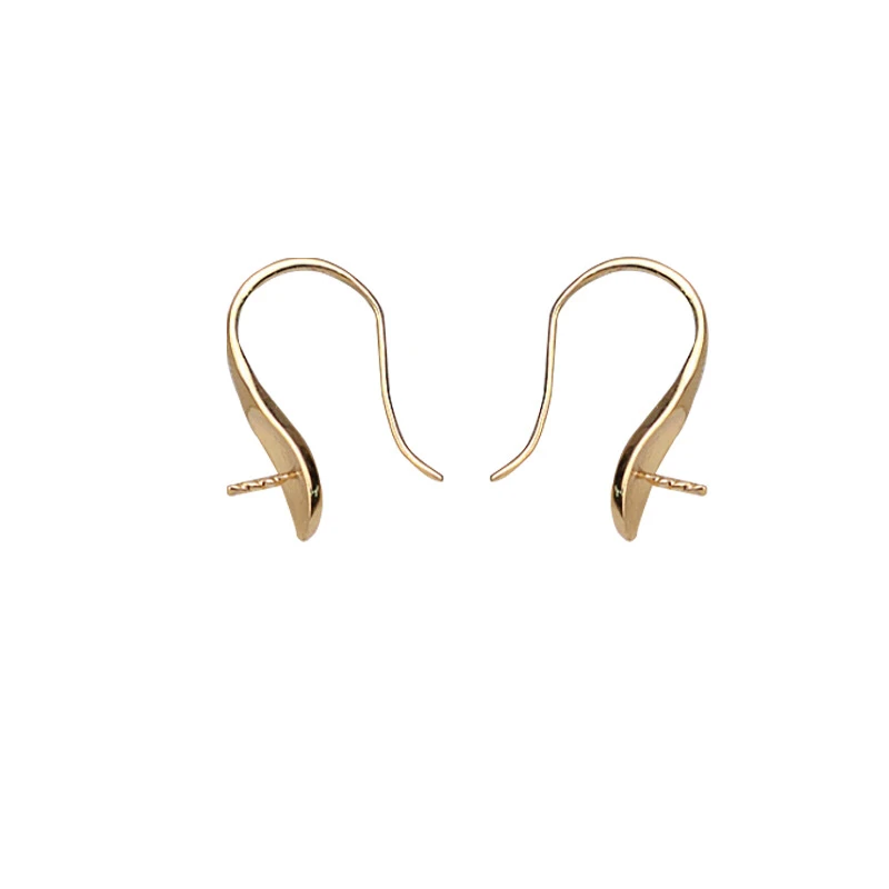 Рисунок 5 - Оригинальные золотые серьги в форме сердца AU 750 18K