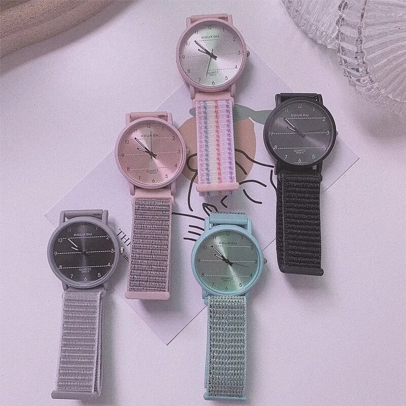 

2021's New Waterproof, Glow In The Dark Swiss Sportsman And Sportswoman Watch, Stylish Quartz Watch LQ13-LQ18