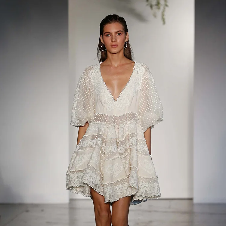 Белое Кружевное дизайнерское платье с глубоким V образным вырезом женское