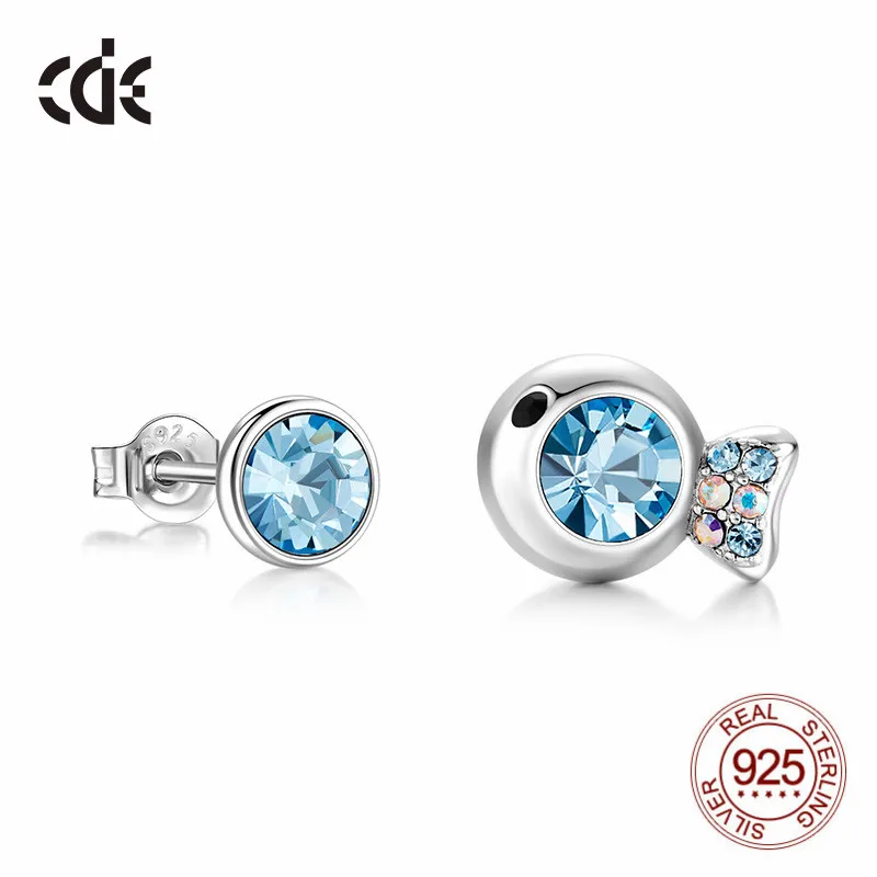 Милые серьги гвоздики CDE в виде маленькой рыбки с кристаллами женские