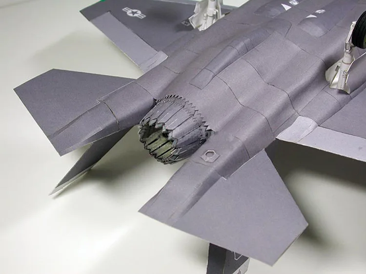 1:33 Американский F-35 II истребитель молния Бумажная модель с трёхмерными чертёжами