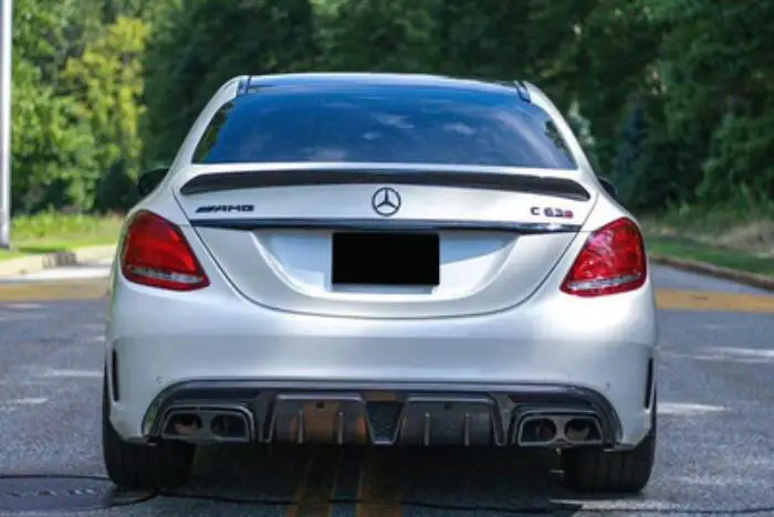 Распределитель губ для заднего бампера автомобиля из углеродного волокна