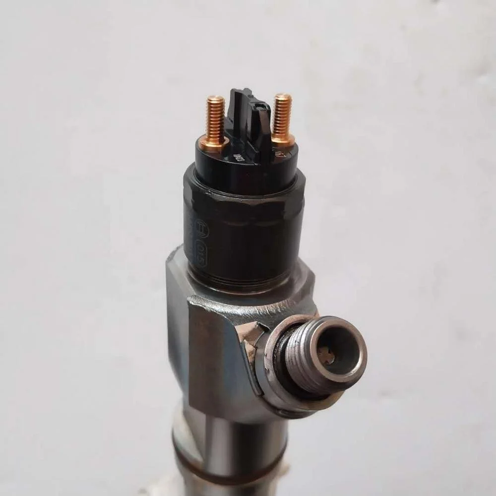 

Heavy truck engine parts 0445120157 diesel engine fuel injector 504255185