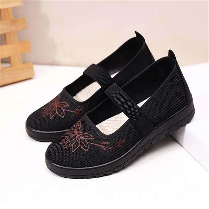 

Black generation old Beijing cloth shoes women's shoes hotel supermarket work single shoes flat soft bottom square dance shoes 6