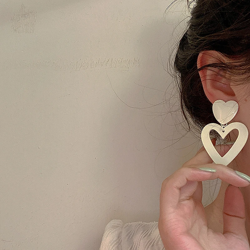 

Bilandi Sweet Jewelry Double Heart Earrings Vintage Statement Pretty Design White Acrylic Drop Earrings For Girl Women Gifts