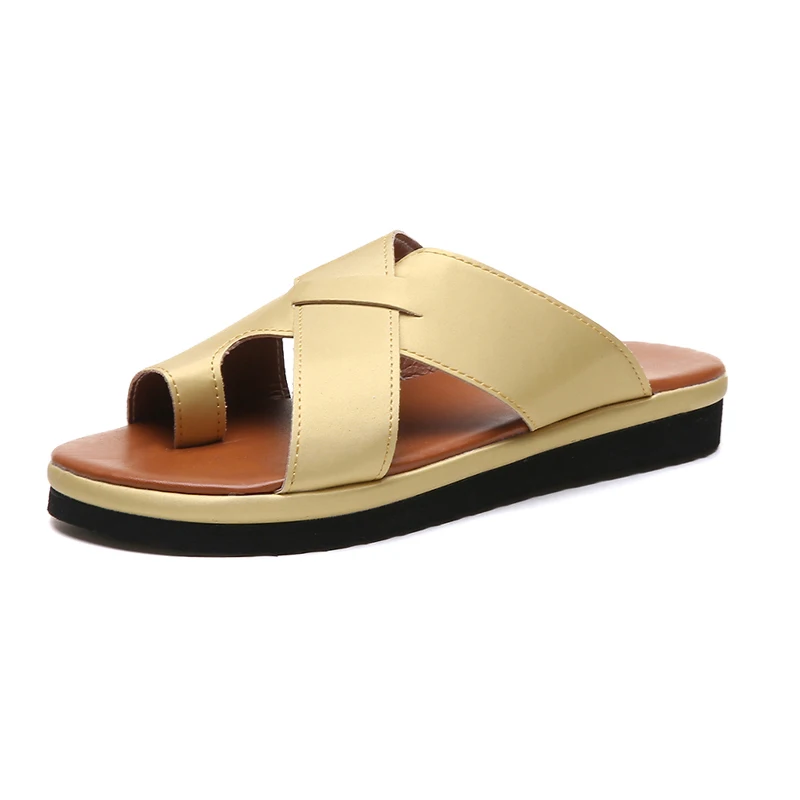 Женские шлепанцы на плоской нескользящей подошве с перекрестными ремешками