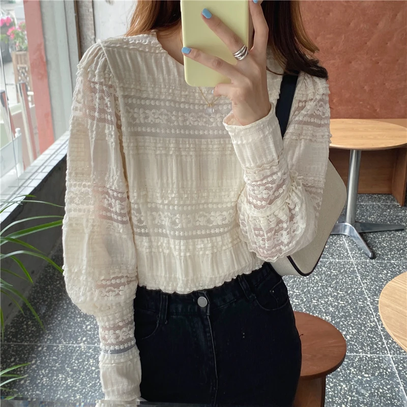 

Элегантная кружевная рубашка в Корейском стиле, новинка 2021, женские шикарные однотонные рубашки с круглым вырезом, женские блузки, свободны...