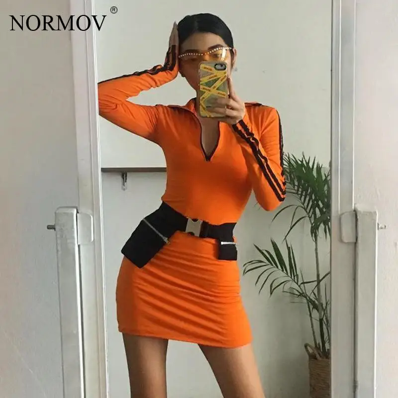 Женское облегающее платье NORMOV оранжевое мини на молнии с v образным вырезом и