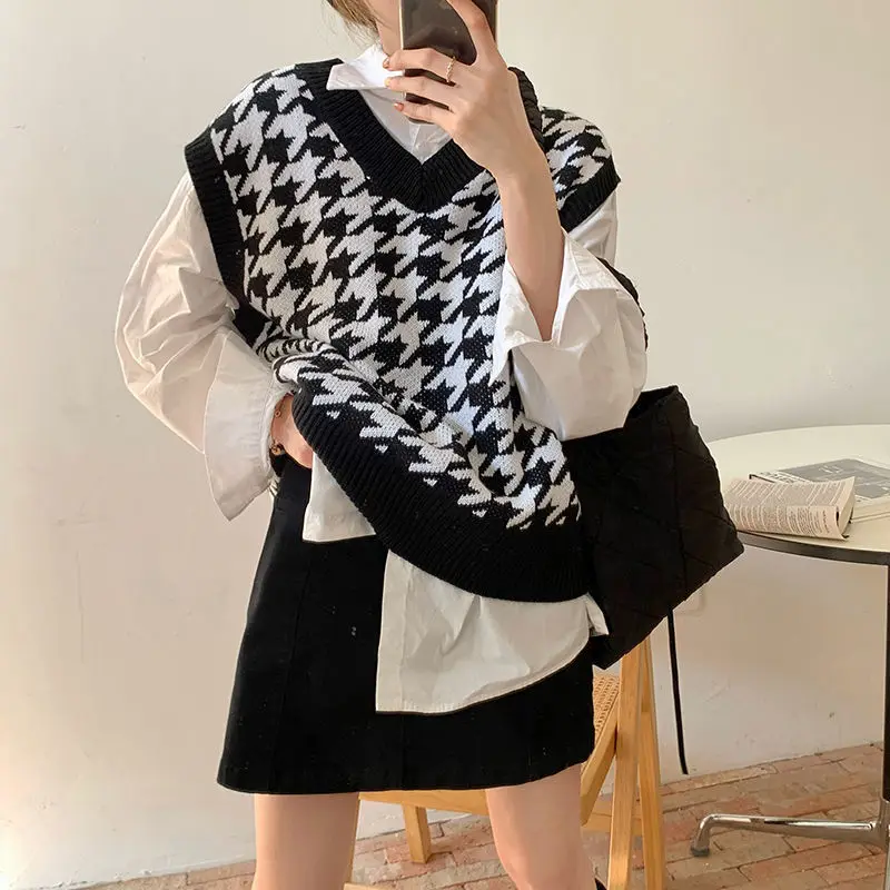 

Women Sweater Vest Autumn Houndstooth Plaid V-Neck Sleeveless Knitted Vintage Loose Oversized Female Pullover Waistcoat Tops