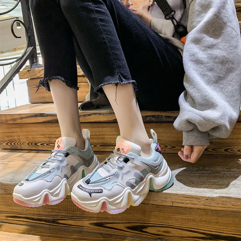 Новинка Сезон весна Обувь на плоской платформе Цвет Красный Модная дышащая обувь