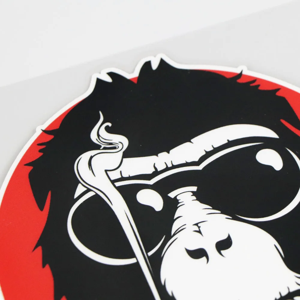 

YOJA 14.5X15CM Art Fashion Chimpanzees Smoking Car Sticker Creative Cartoon Vinyl Decal 19A-0314