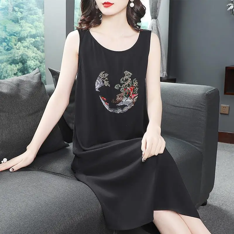 

Chinese style embroidery women's 2021 summer new dress suspender skirt sleeveless crew neck