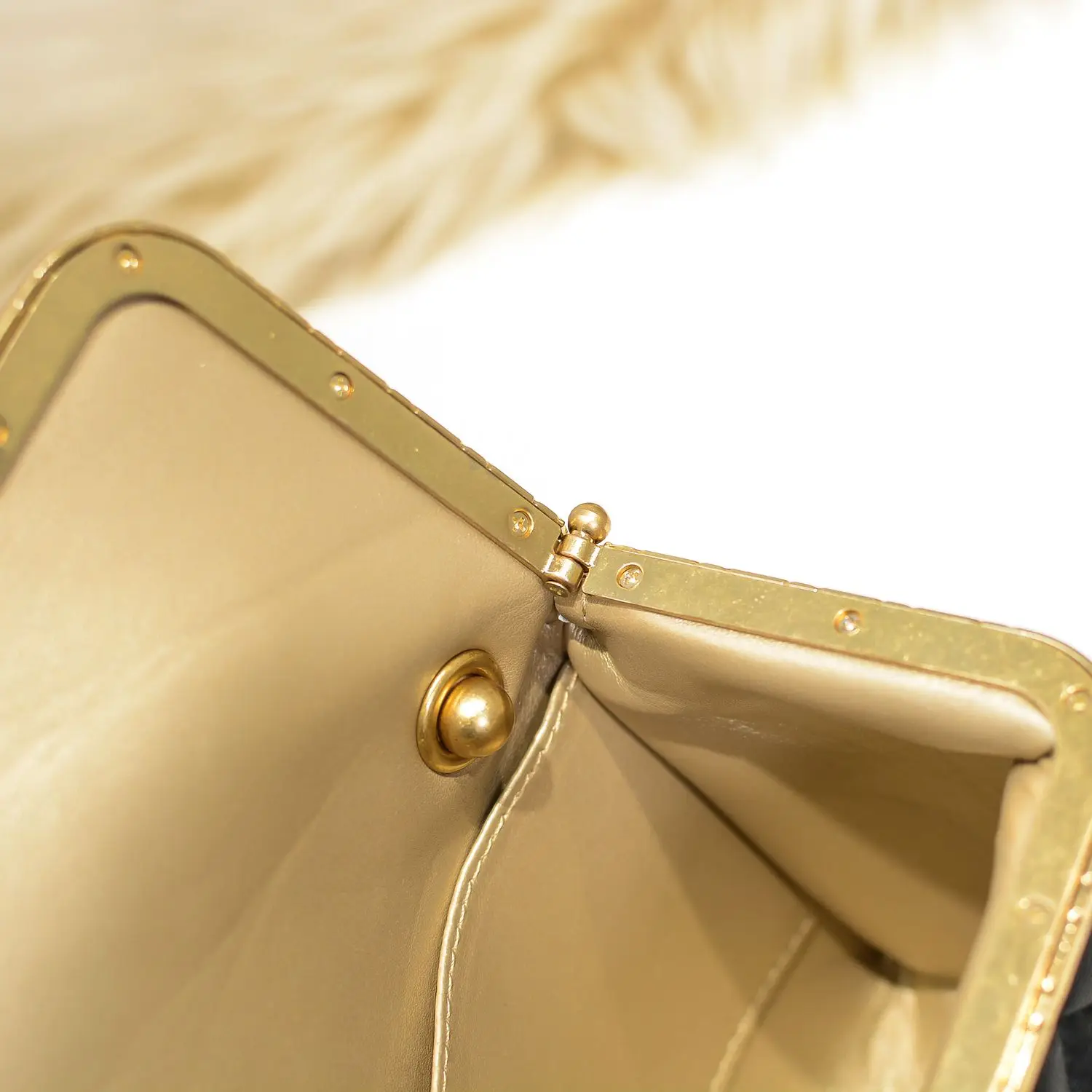 

2021 new leather women's bag clip Ling Ling chain shoulder bag slung small bag tide